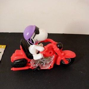 VTG Galerie Snoopy On‎ A Red Motorcycle Christmas Candy Dispenser
